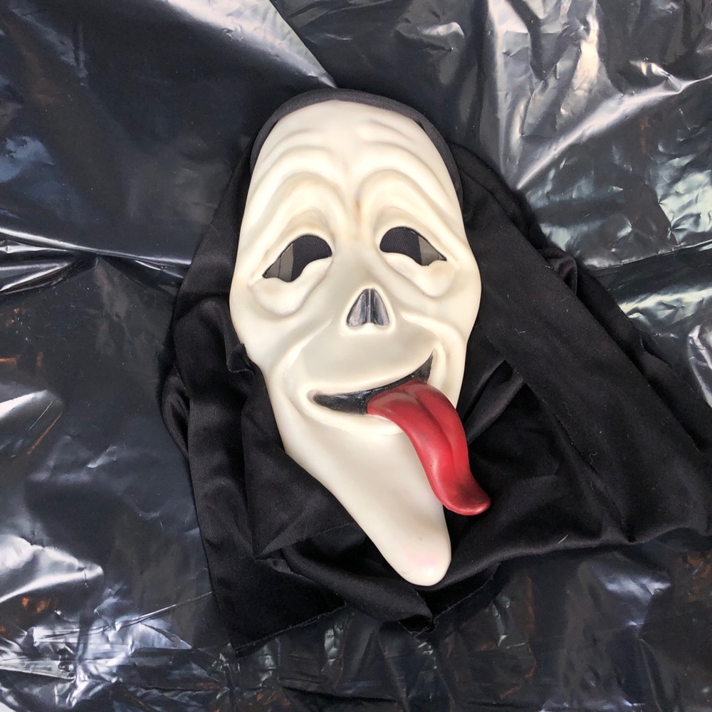 Easter Unlimited Vintage Scream Ghost Face Whassup Mask Fun World OS